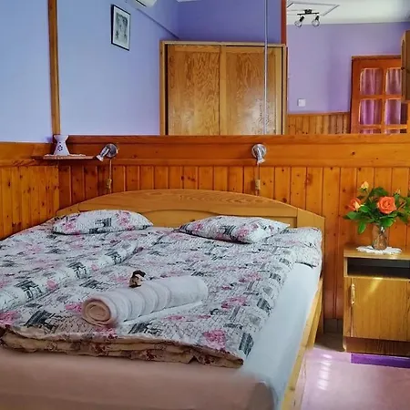 Csobogo Vendeghaz * Eger