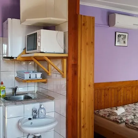 Csobogo Vendeghaz Lägenhet Eger